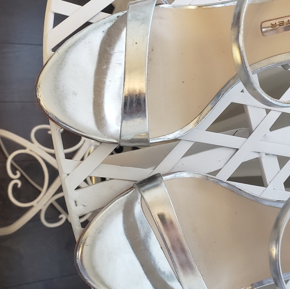 ❤️❤️ SOLD ❤️❤ New Sophia Webster silver sandals - Picture 5 of 8
